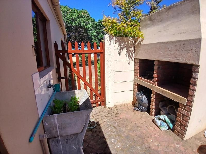 2 Bedroom Property for Sale in Stilbaai Wes Western Cape